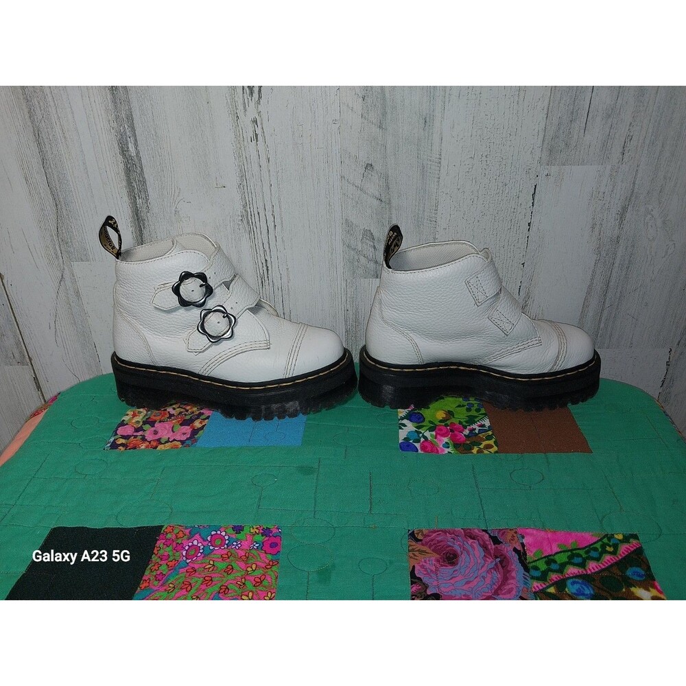 Dr Martens DEVON FLOWER BUCKLE WHITE LEATHER PLATFORM BOOTS NEW Size 7 US